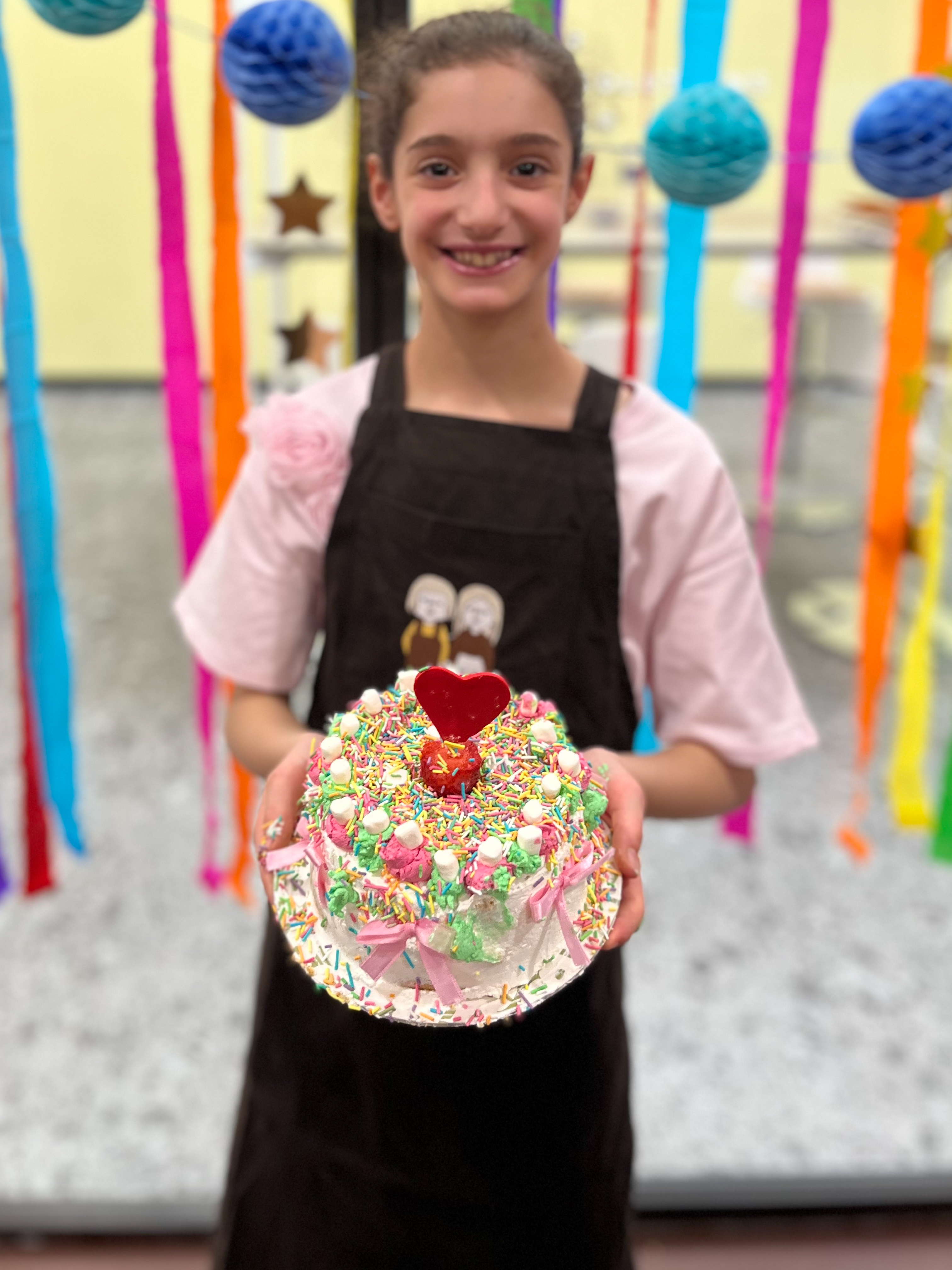 Backhaus doğum günü workshopunda pasta süsleme